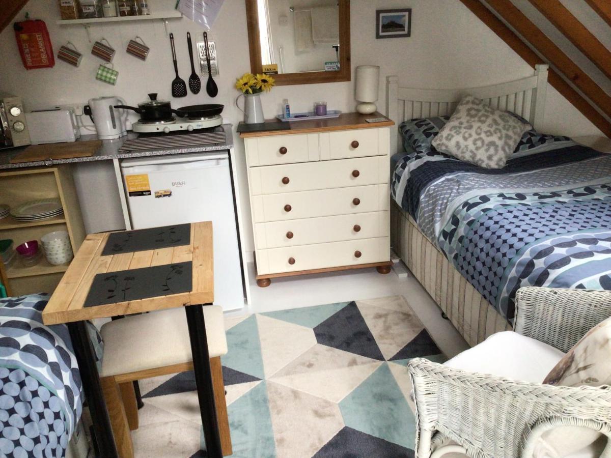 Cozy Camborne Studio Retreat With Two Single Beds מראה חיצוני תמונה